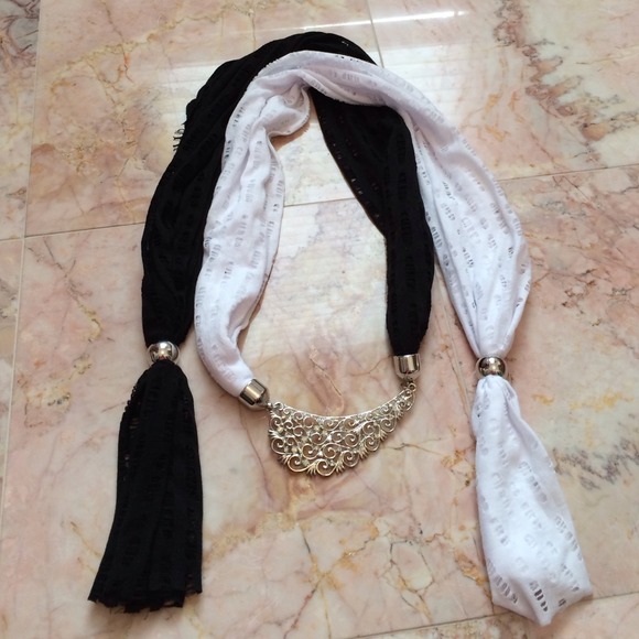 Black and white scarf with silver and CZ diamonds - Picture 2 of 3
