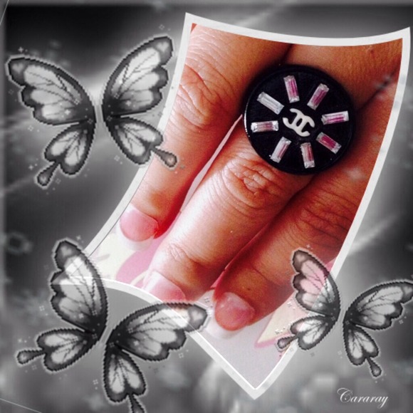 Black ceramic ring with Cs