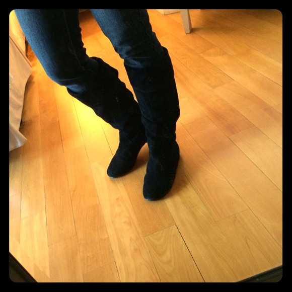Slouchy, suede, knee-high boots.