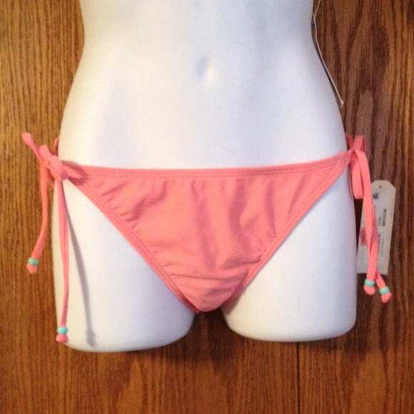 Ruffles and sequin embellished push up bikini - Picture 3 of 4