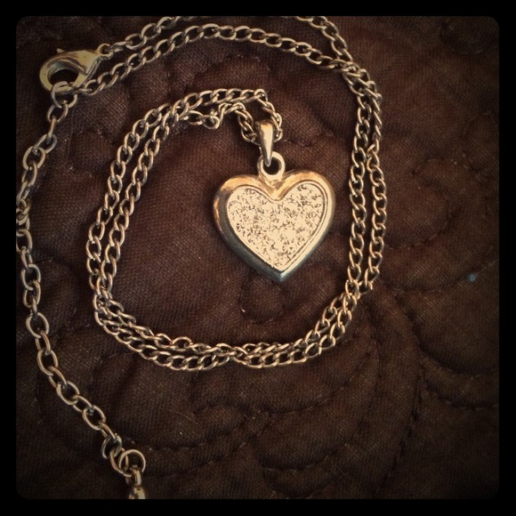 Crystal heart nechlace