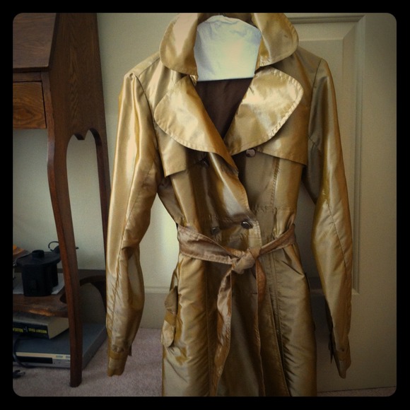 Real cute ,gold rain lightweight raincoat