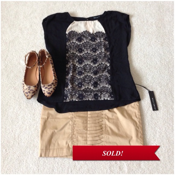 SOLD in bundle! Black & nude lace detail top