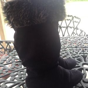 Black w/top furr boots