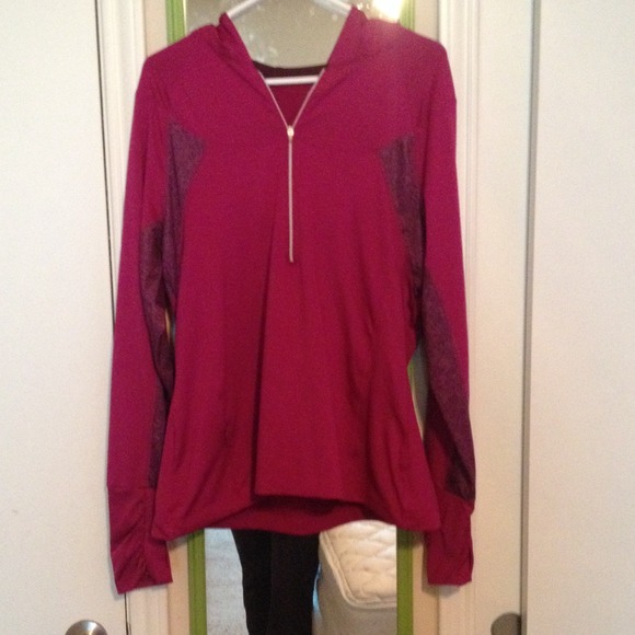 ✨Sold✨half zip athletic old navy sweater hooded