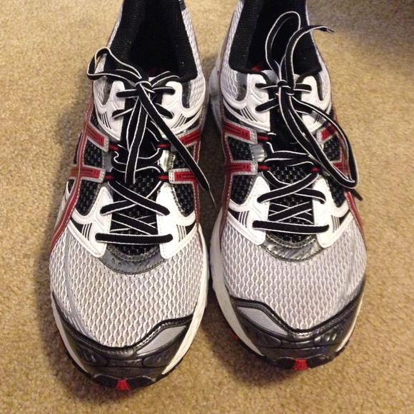 Men's Asics  gel cumulus 12.5 (red/black/white)