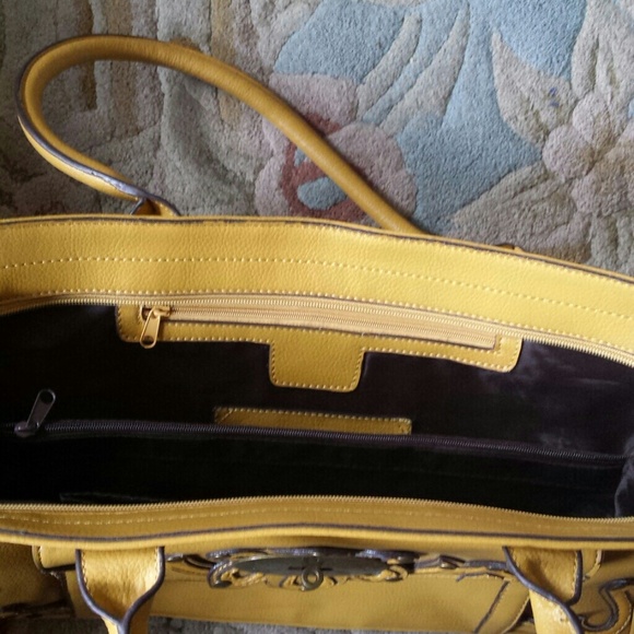 Purse - Picture 3 of 3