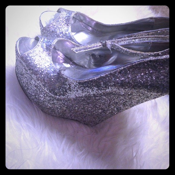 Silver wedges