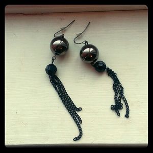 Black orb&chain earrings