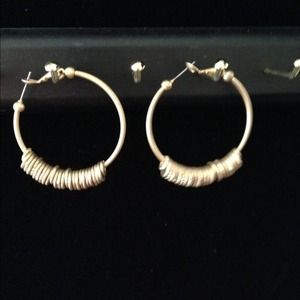 ✨✨SOLD✨✨lia sophia hoop earrings