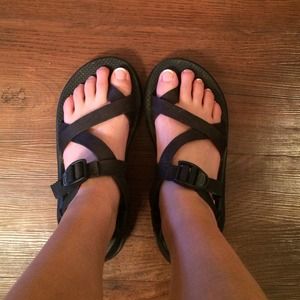 mens chacos size 10