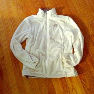 the North Face 🌀 white fuzzy Osito jacket