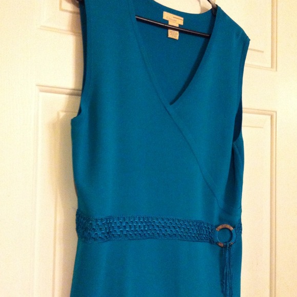Sleeveless shell