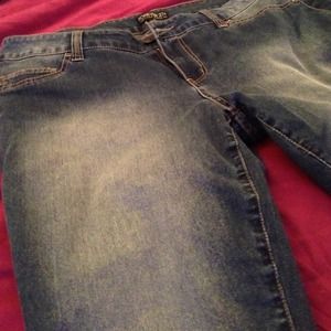 2 PAIRS OF FOREVER 21 SKINNY JEANS