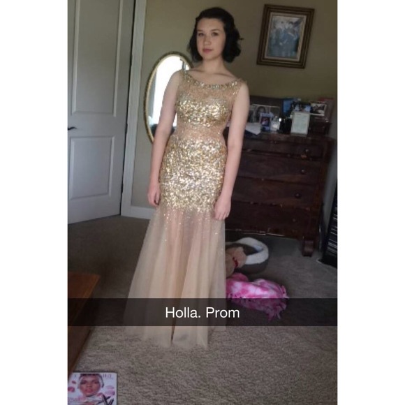 Gorgeous gold backless prom dress!