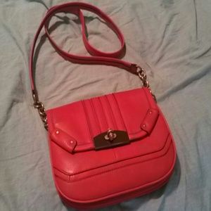 SOLD!!!!! NWT B Makowsky red turnlock crossbody