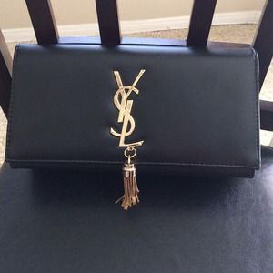 Myra\u0026#39;s Closet on Poshmark - @myra2323  