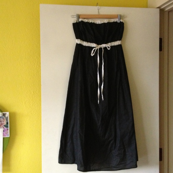 Blk strapless linen dress discounted for summer!