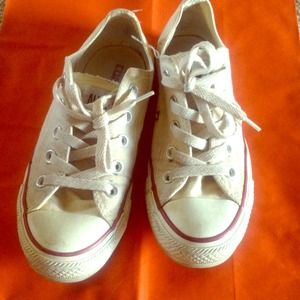 converse plimsolls