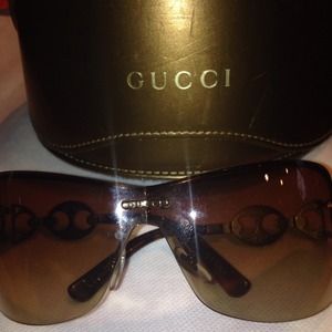 GUCCI shields (sunglasses)