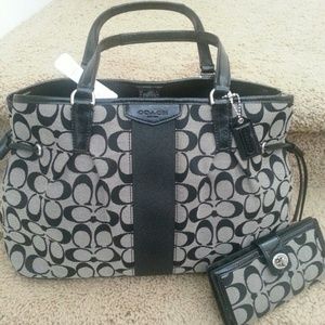 ***SOLD***Black COACH purse with matching wallet