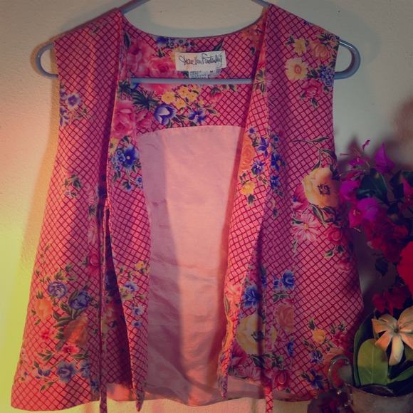 Vintage Floral Vest// Perfect picnic attire