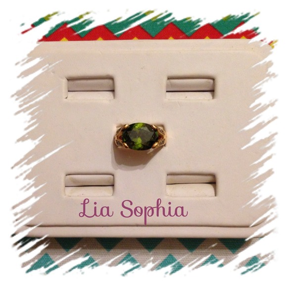 🚨Lia Sophia Ring ❤️SOLD❤️