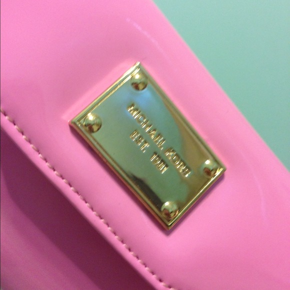 🚫SOLD🚫FIRM PRICE MIchael Kors Case iPhone 5 - Picture 3 of 4