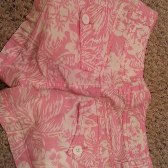 Shorts - Picture 3 of 3