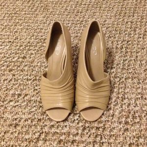 Aldo Guger Nude Heels