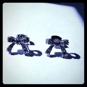 Fabulous pave ribbon cz earrings