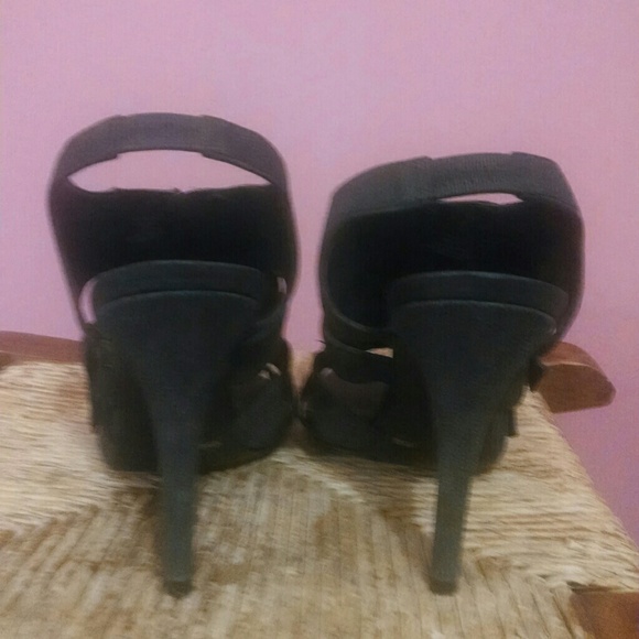 Like New- BCBG 'Dally' Heels in Black - Picture 3 of 3