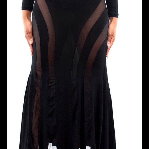 Maxi Dress with Open Back - Picture 4 of 4