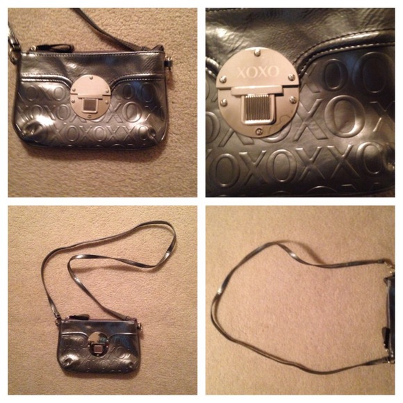 Silver XOXO cross body purse