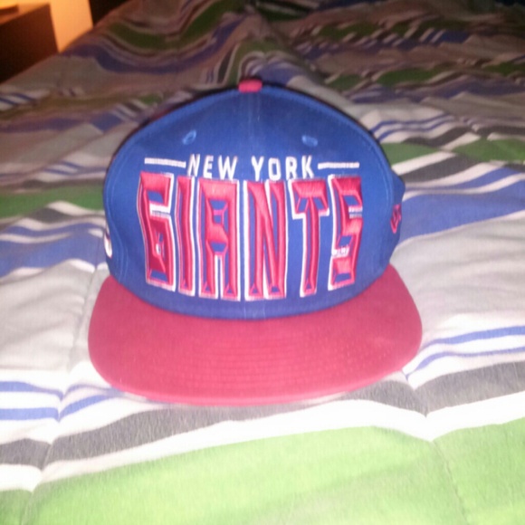 Hat/snapback