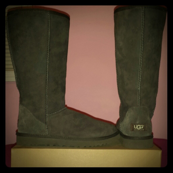 Ugg Classic Tall Chocolate size 7