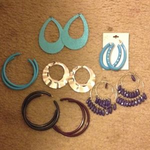 💢BUNDLED💢Statement earrings