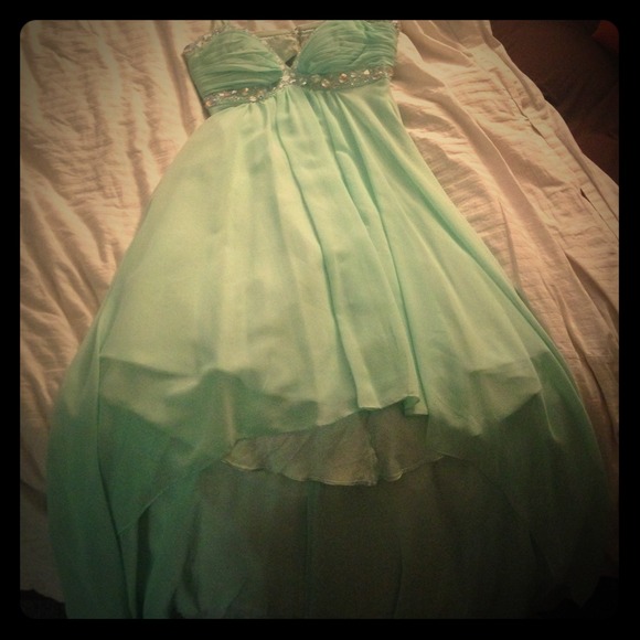 Prom dress from Dillard's. Size 5/6 fits lose. - Picture 1 of 4