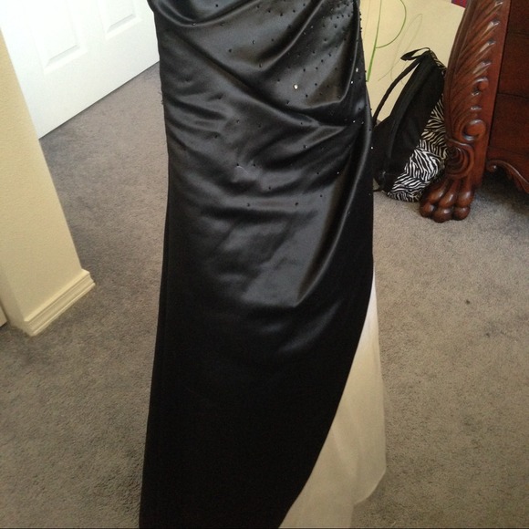 Prom/pageant dress - Picture 4 of 4