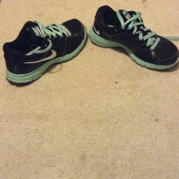 Nike Relentless 2 7.5 Tropical Twist/mint color