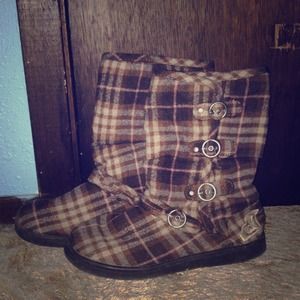 Roxy plaid flannel boots