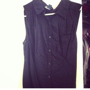 Black sleeveless button up shirt