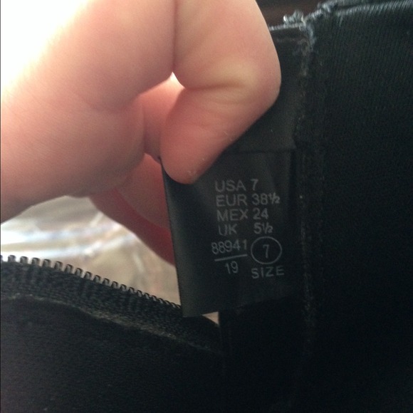 Black ankle high heels. Cuff like high heels - Picture 3 of 3