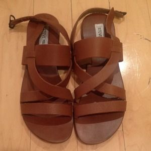 BRAND NEW STEVE MADDEN SANDALS