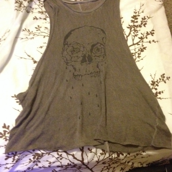 Brandy Melville RARE skull tank