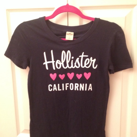 Hollister graphic tee