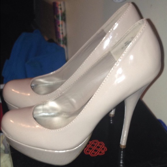 Pumps - Picture 2 of 2