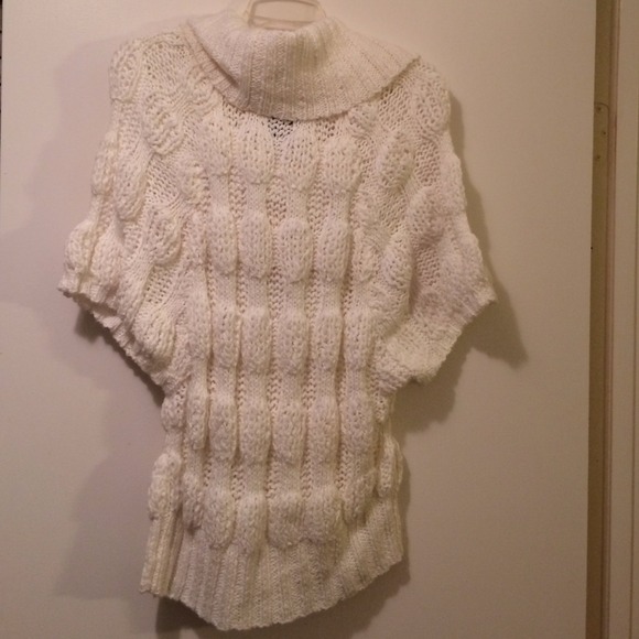 Ivory cowneck sweater - Picture 3 of 3