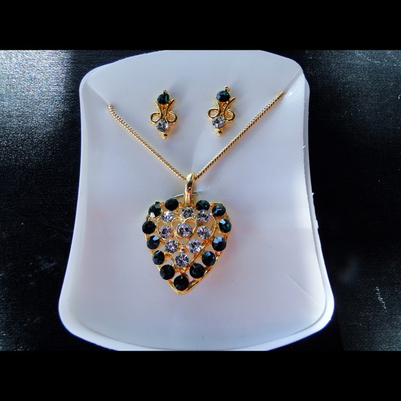 Heart necklace set