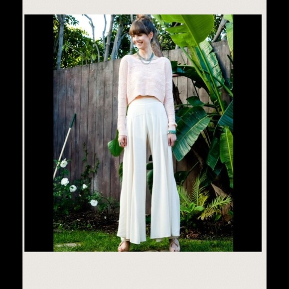 ⬇️Gorgeous high waist flair pants - Picture 3 of 3